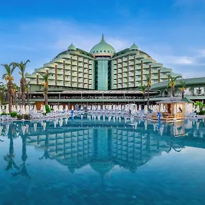 5* אתר נופש Delphin Palace