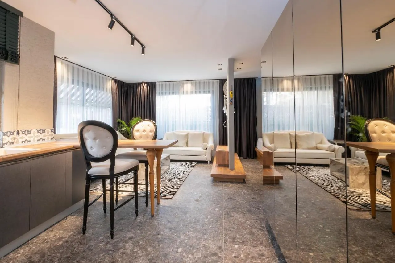 Wolf Suites Antalya 0*,